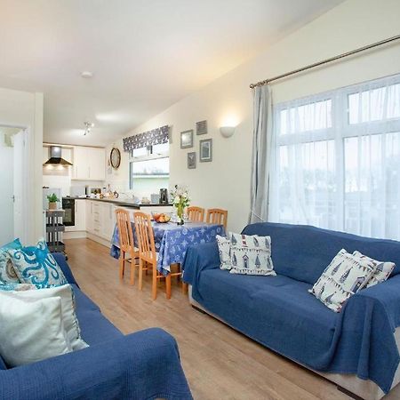 Sunnydaze-Detached Chalet With 2 Bedrooms And 2 Bathrooms And Private Parking Outside Door Dartmouth Dış mekan fotoğraf