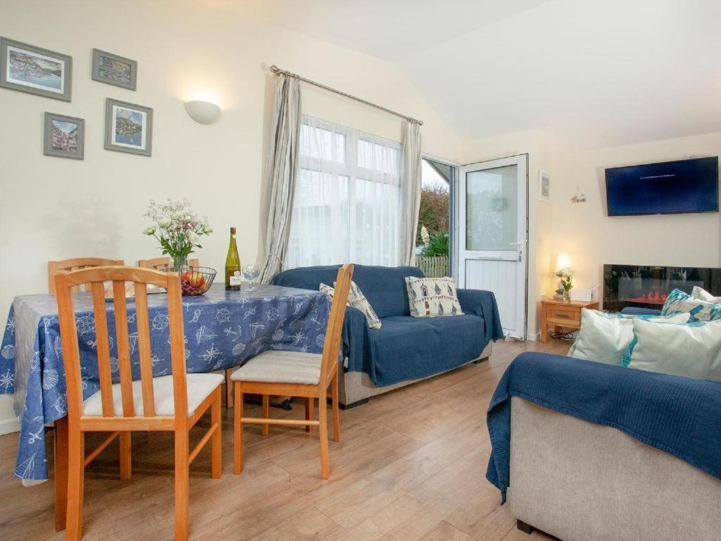 Sunnydaze-Detached Chalet With 2 Bedrooms And 2 Bathrooms And Private Parking Outside Door Dartmouth Dış mekan fotoğraf